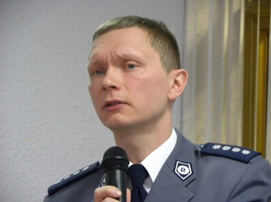 Rafał Kozłowski, zastępca dyrektora Biura Ruchu Drogowego KG Policji. W każdym badaniu uczestniczą funkcjonariusze policji, ponieważ tylko oni mają prawo ... - inf_r13